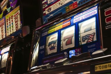 oke27 mobile app interface showing sportsbook and slot game options