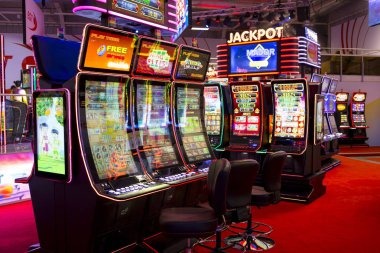 oke27 Popular Games dashboard showing slot tournaments and live markets