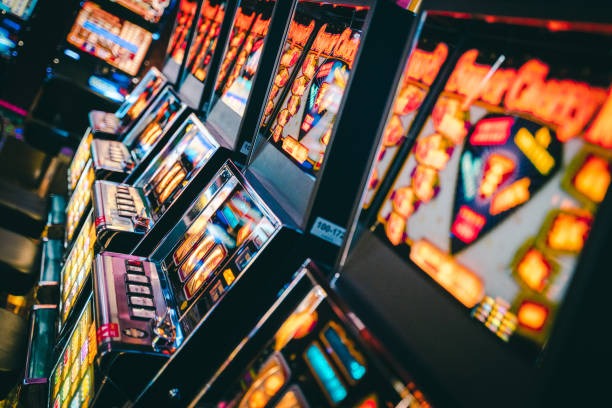 Slot game tournament interface with leaderboard
